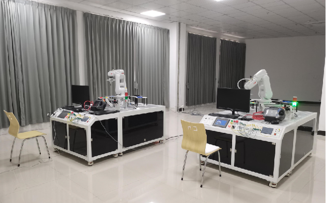 智能(néng)制(zhì)造（工(gōng)業(yè)機(jī)器(qì)人(rén)）